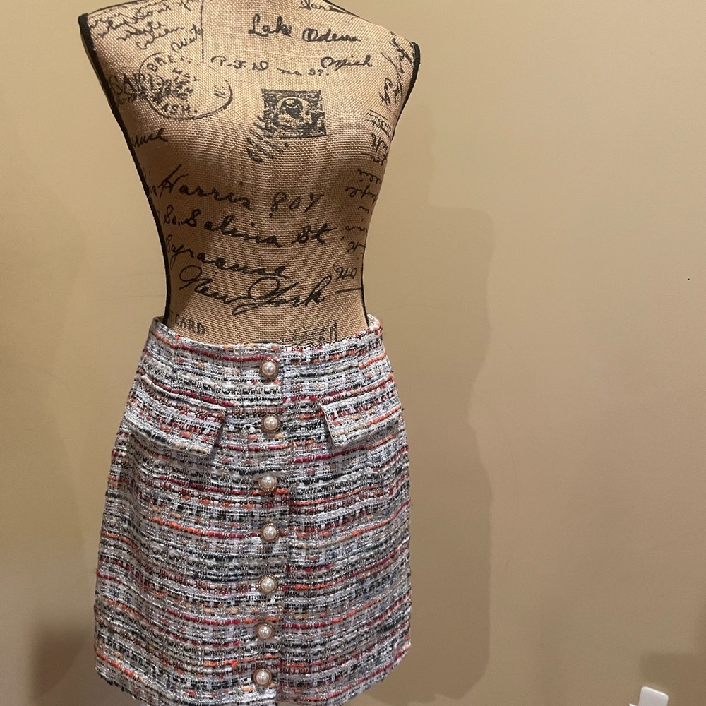 Chic Multicolor Tweed Skirt w/ Pearl Buttons and Faux Pockets Size XS